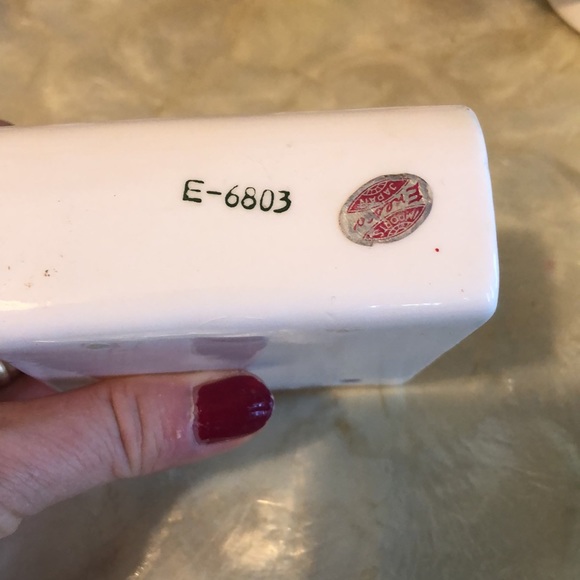 Vintage Enesco lot Holland Dutch boy/girl salt & pepper shakers toothpick holder - Picture 6 of 6